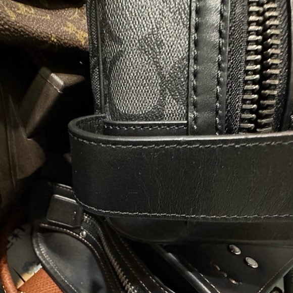 Coach - Picture 4 of 6